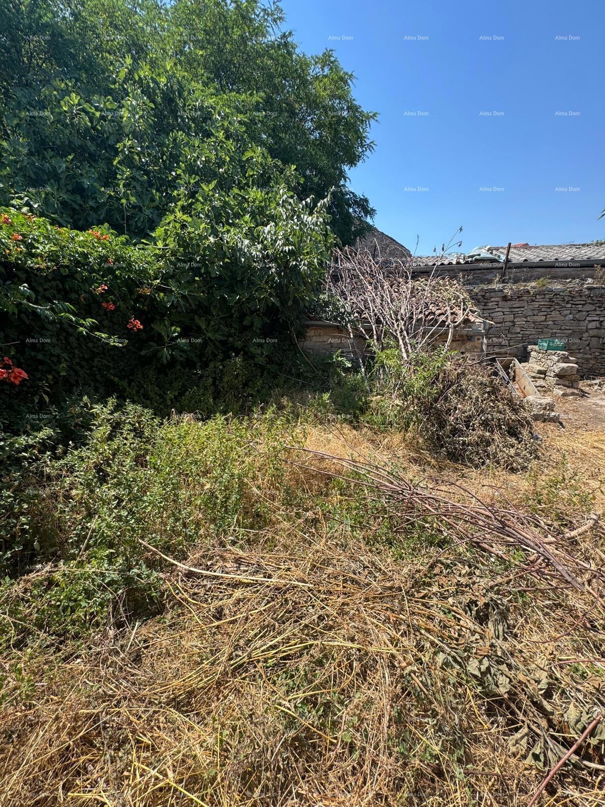 Na prodaju: Avtentična kamnita hiša s dvoriščem – Vodnjan.