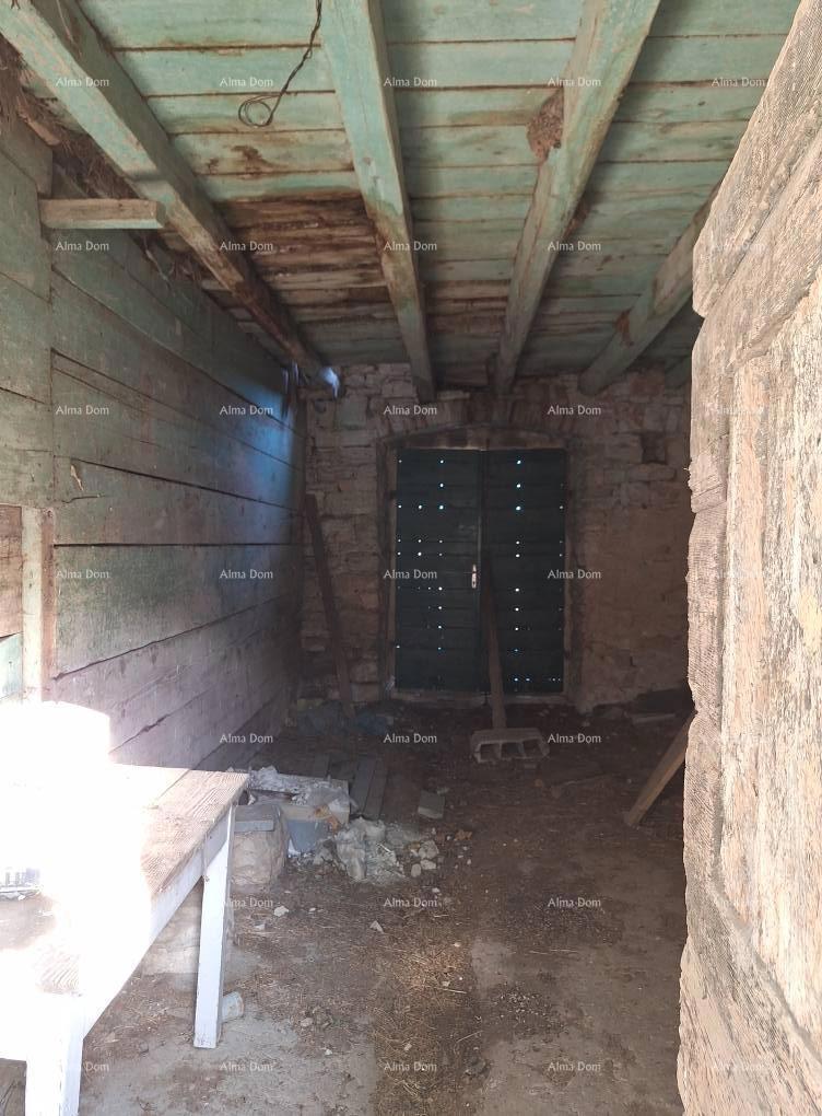 Na prodaju: Avtentična kamnita hiša s dvoriščem – Vodnjan.