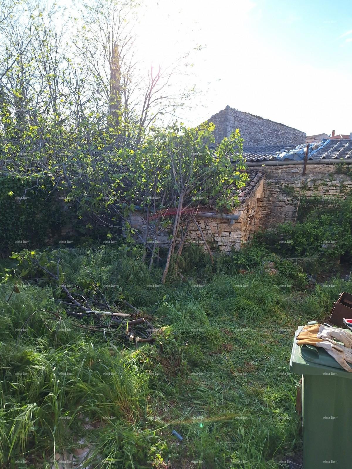 Na prodaju: Avtentična kamnita hiša s dvoriščem – Vodnjan.