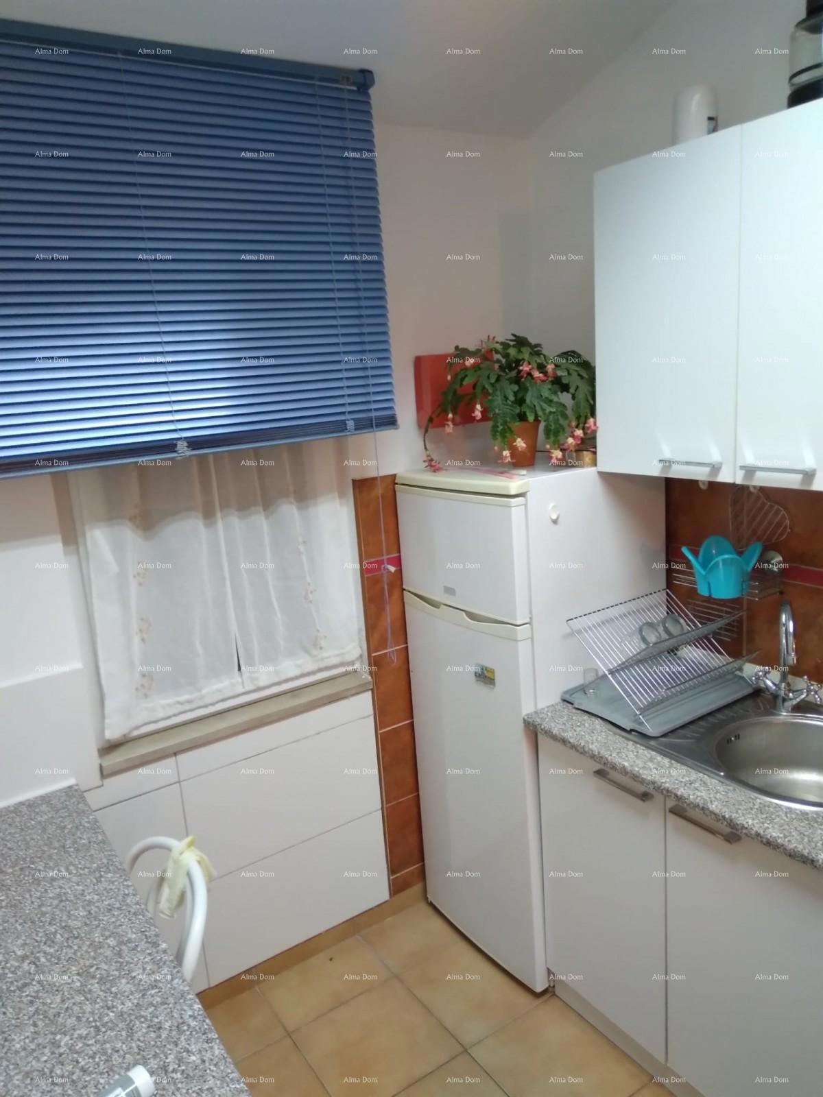 Rovinj – pritličje s bazenom in veliko parcelo (68 m²)