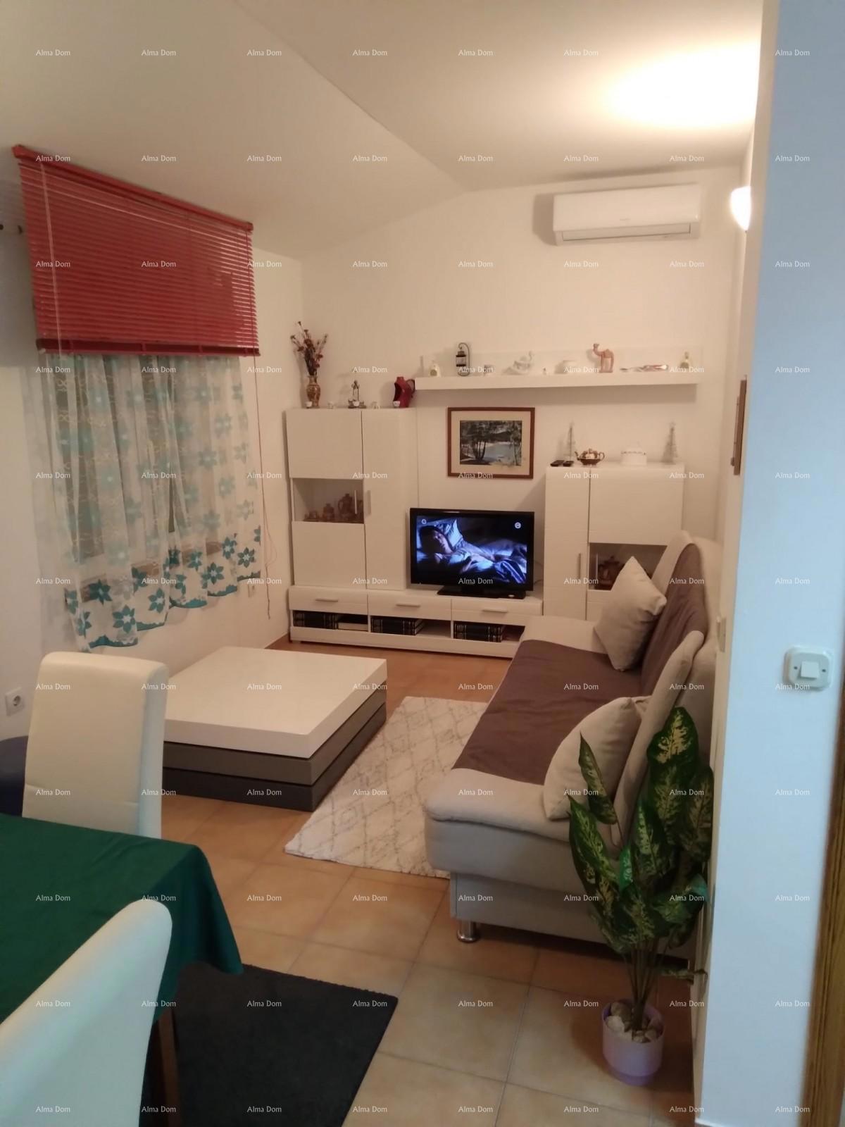 Rovinj – pritličje s bazenom in veliko parcelo (68 m²)