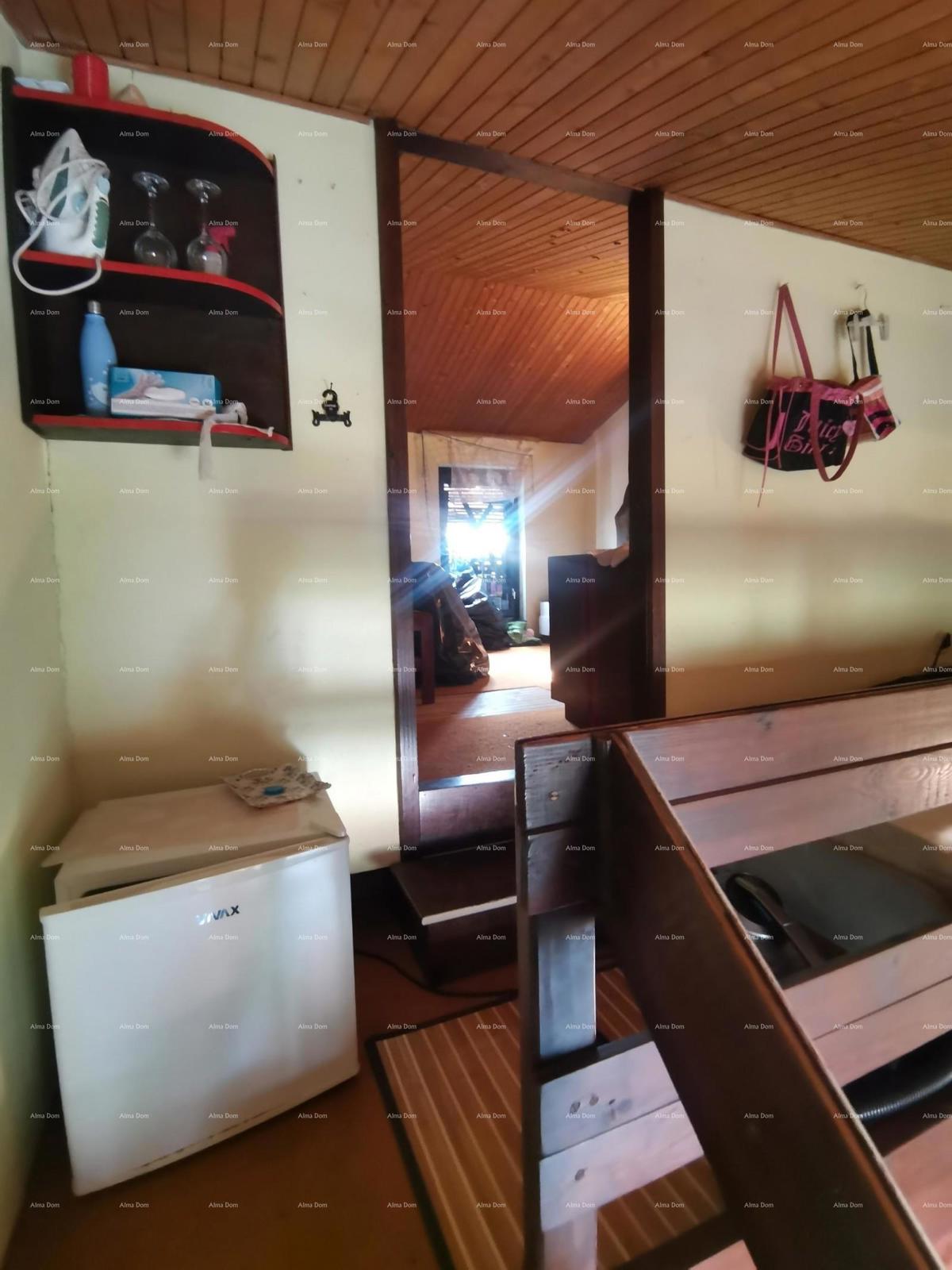 Na prodaj je dvoetažni stan, 38 m², Červar-Porat.