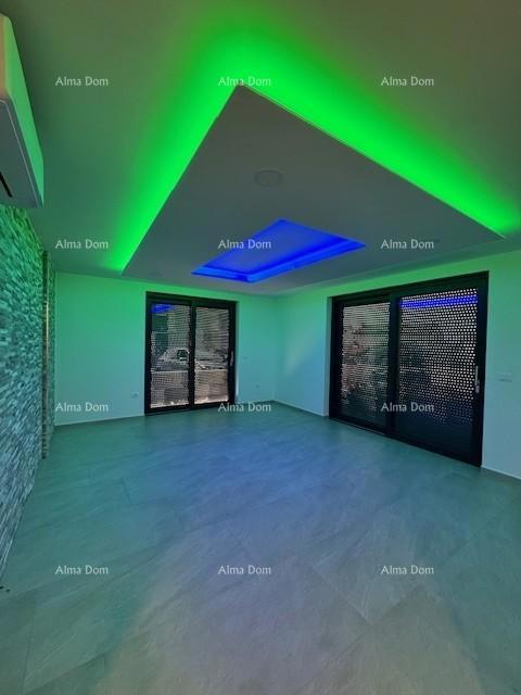 Namješten stan s 4 spalnice, vrtom in bazenom, 350 m od morja