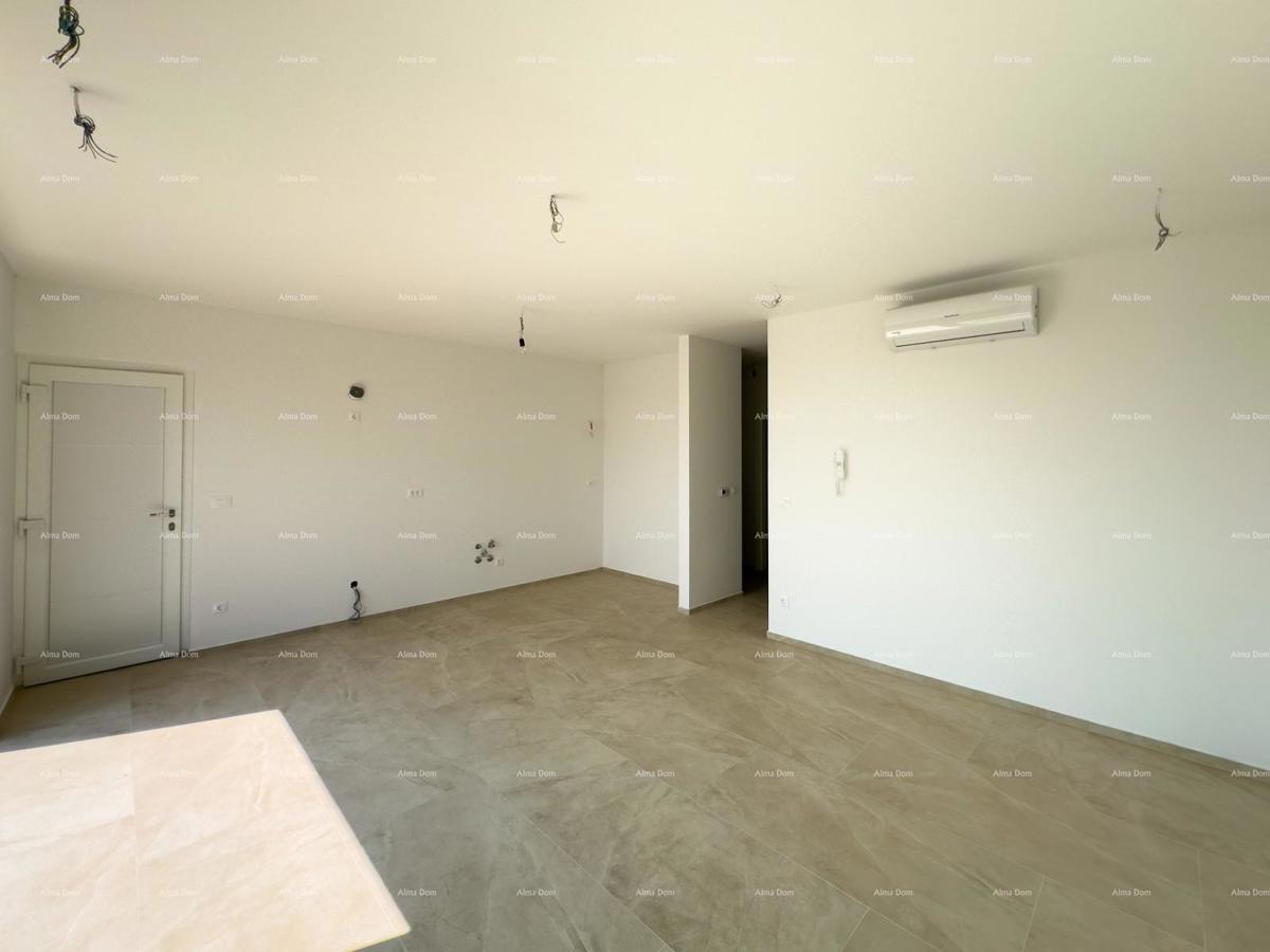 Prodajemo stan z veliko strešno teraso!