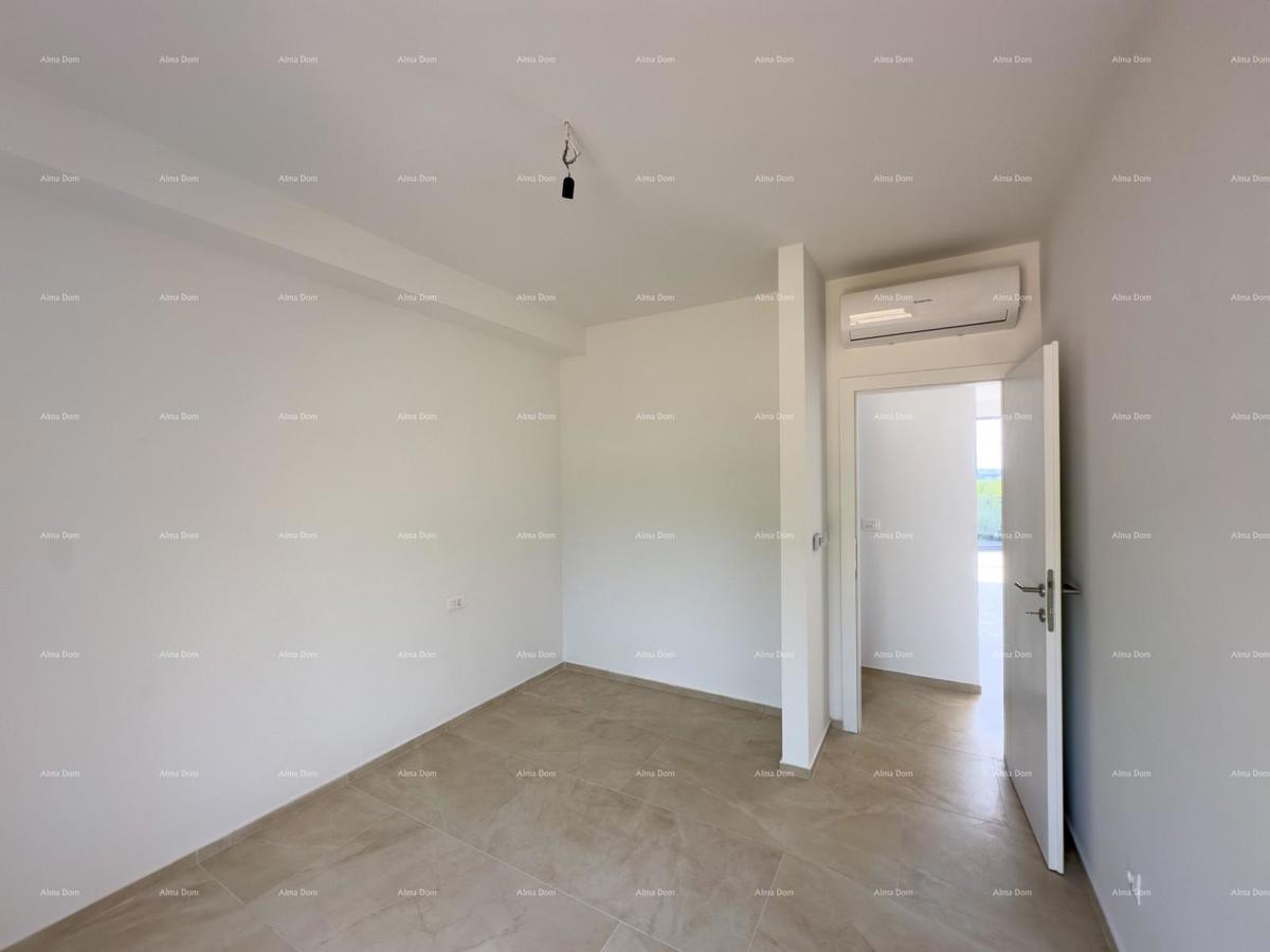 Prodajemo stan z veliko strešno teraso!