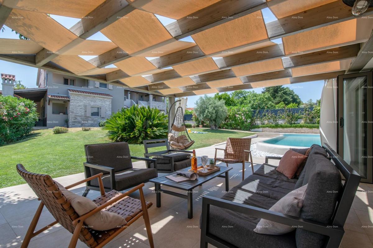 Prodaja - luksuzna vila s bazenom i dodatnim objektom, na prostrani parceli, Ližnjan!