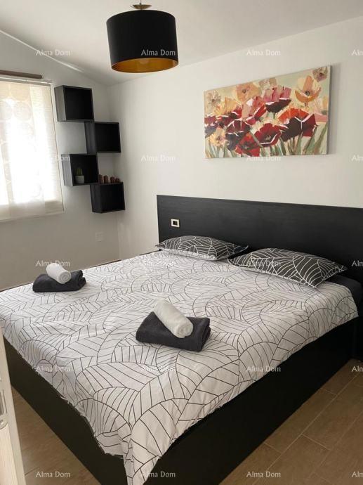 Na prodajo hiša, 200 m2, s parcelo površine 695 m², Raša
