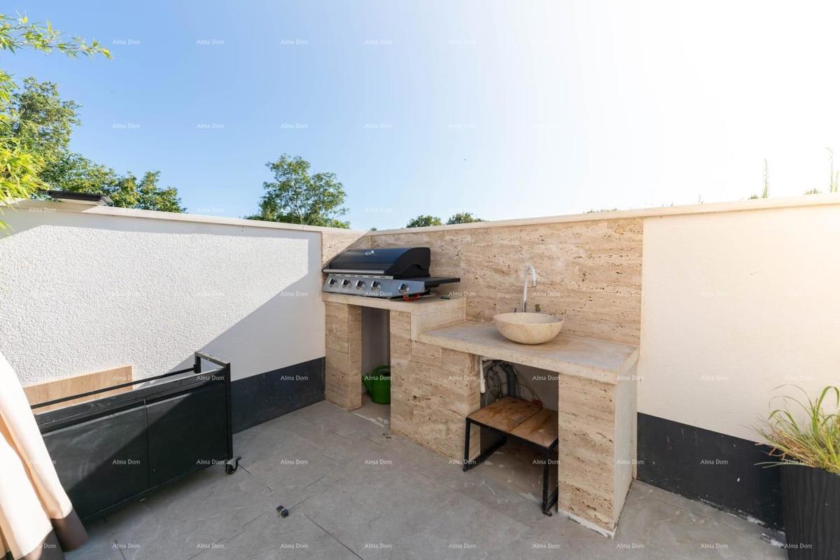 Moderna hiša z bazenom na odlični lokaciji, Medulin!