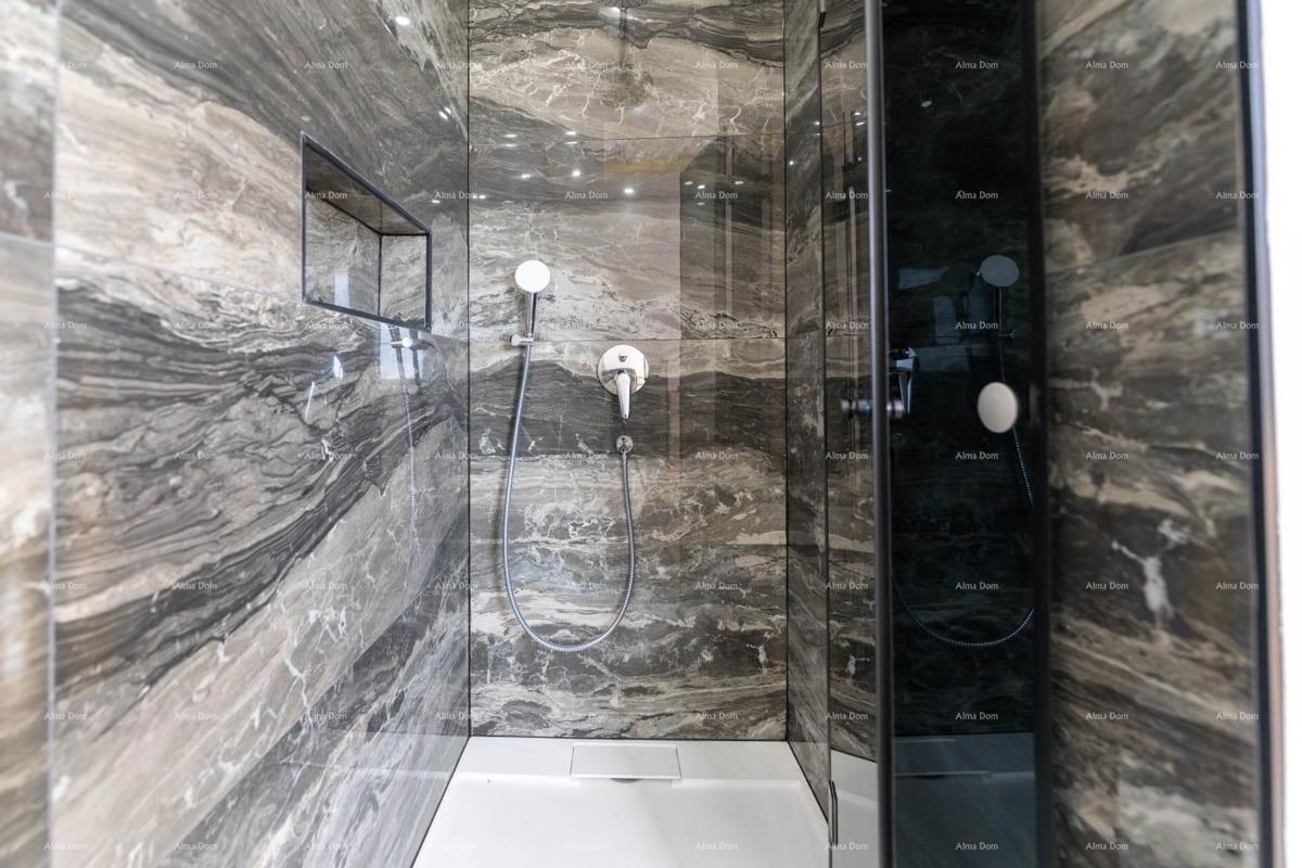 Moderna hiša z bazenom na odlični lokaciji, Medulin!