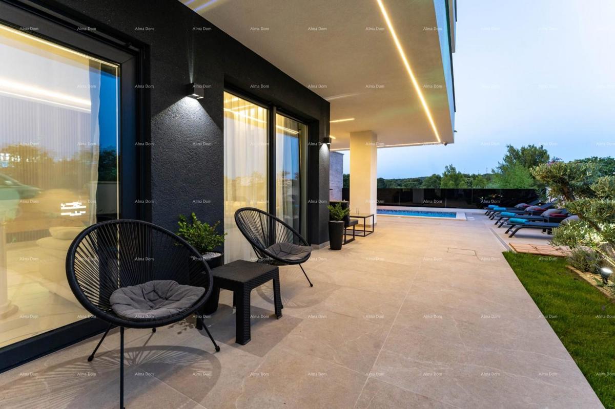 Moderna hiša z bazenom na odlični lokaciji, Medulin!