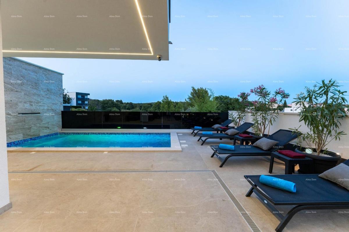 Moderna hiša z bazenom na odlični lokaciji, Medulin!