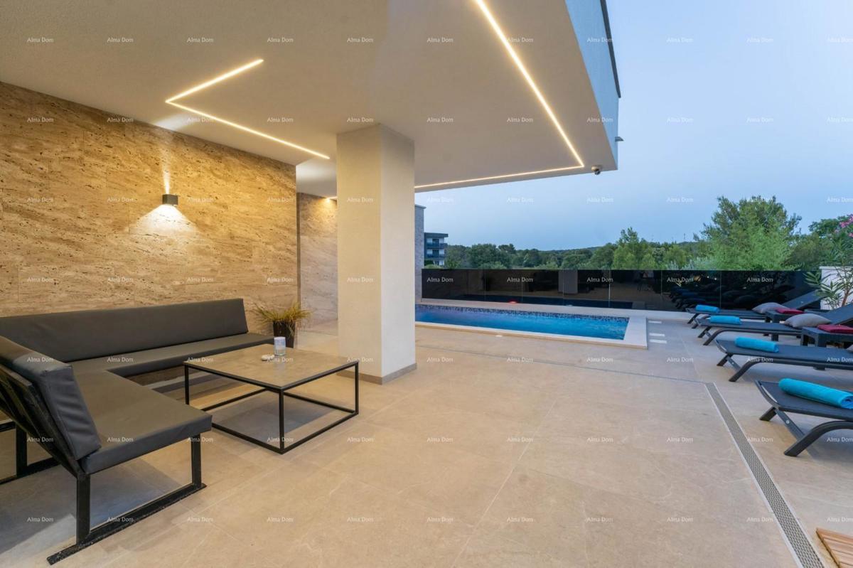 Moderna hiša z bazenom na odlični lokaciji, Medulin!