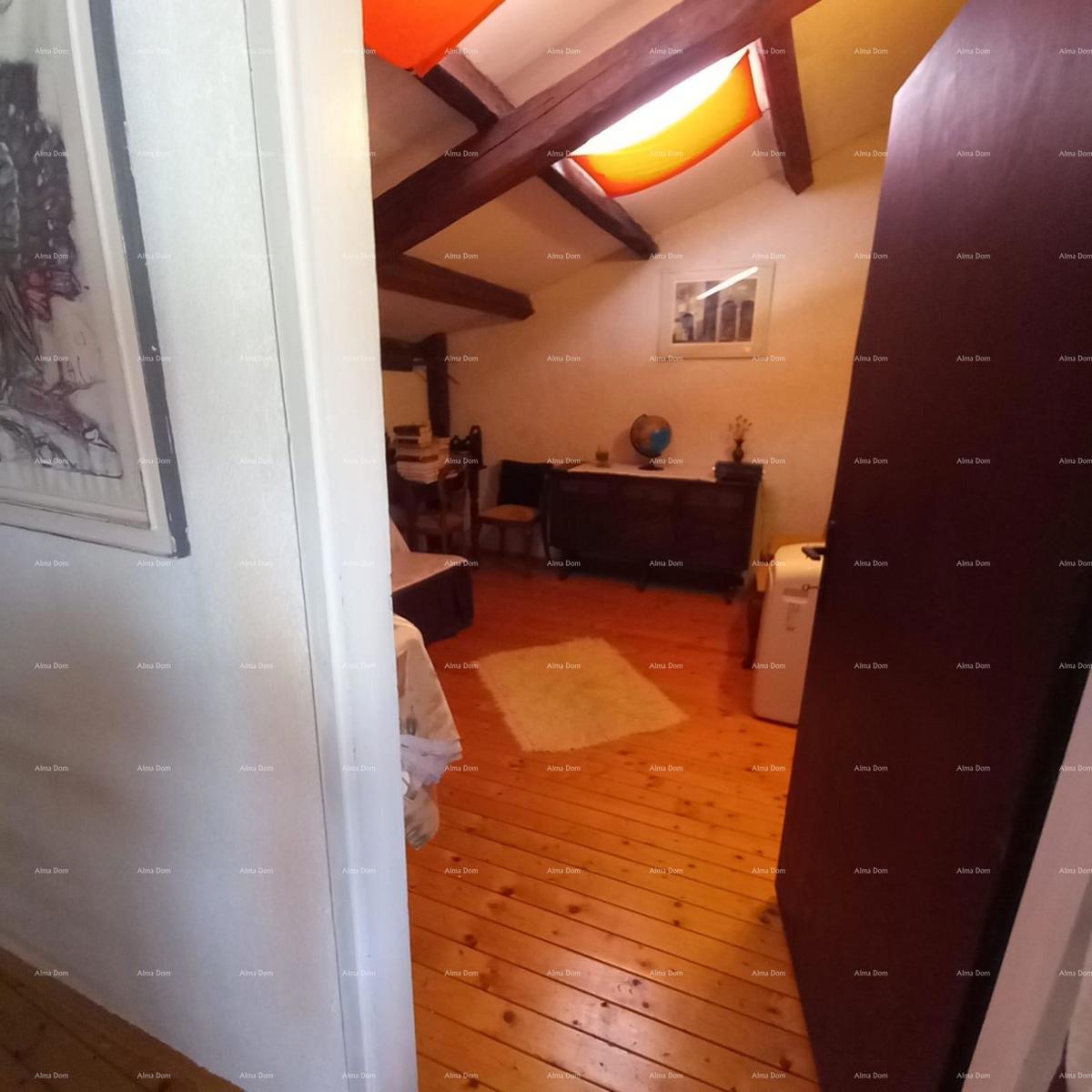 Prostrana hiša v Marčani s tremi nadstropji in vrtom - prodaja.