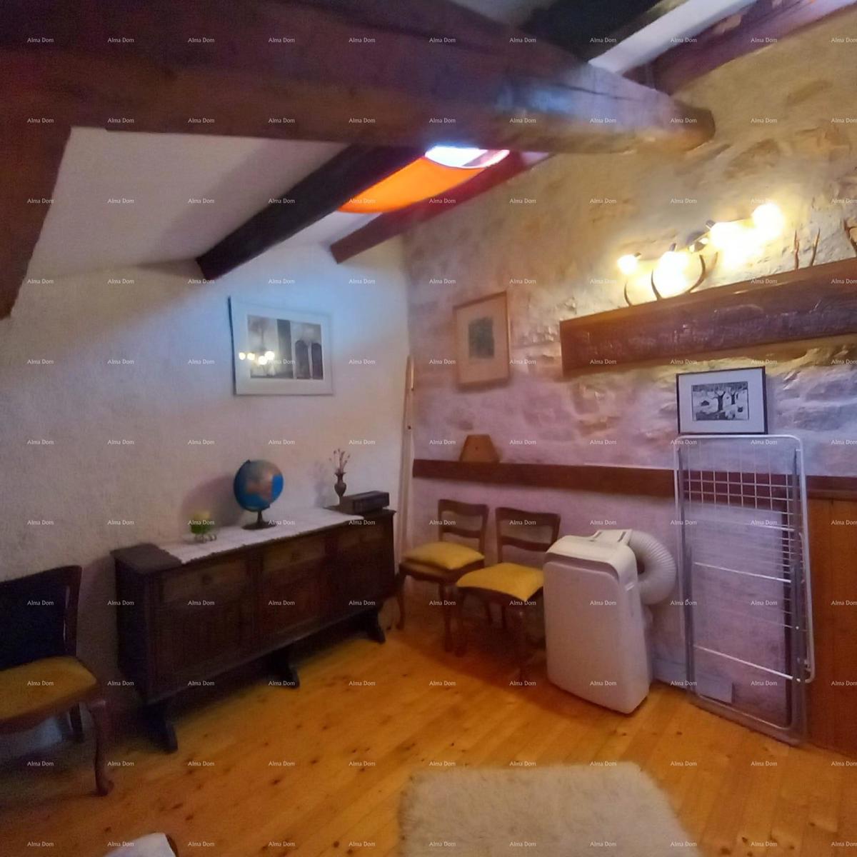 Prostrana hiša v Marčani s tremi nadstropji in vrtom - prodaja.