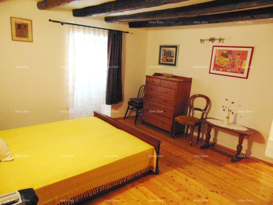 Prostrana hiša v Marčani s tremi nadstropji in vrtom - prodaja.