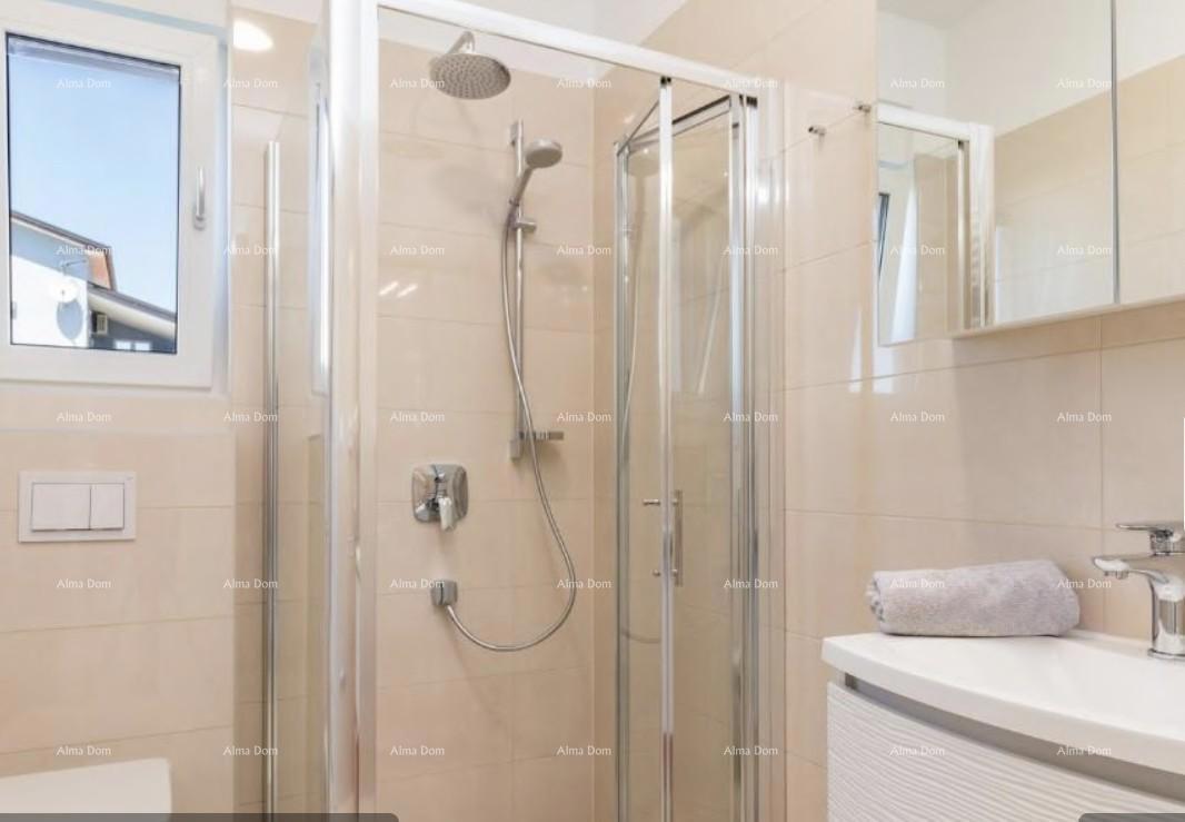 Prodaja čudovite vile s bazenom, jacuzzijem in pogledom na morje, Fažana!