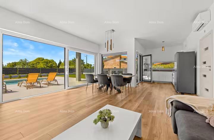 Pomer. Nova samostojeća prizemnica z bazenom.