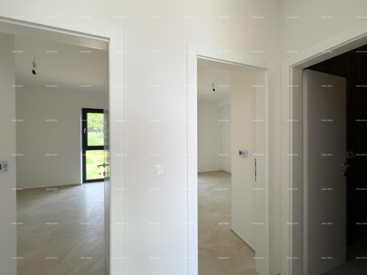 Prodajemo stan z veliko strešno teraso!