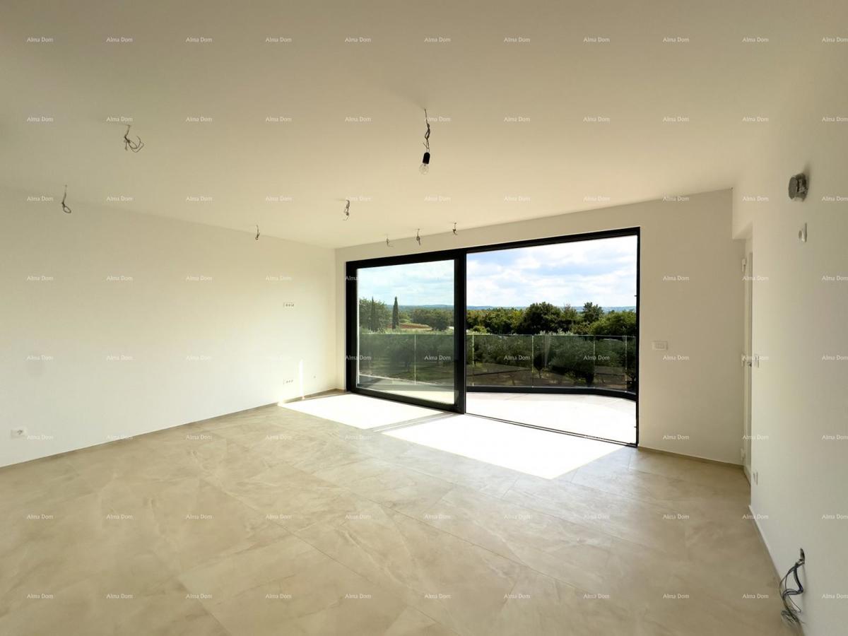 Prodajemo stan z veliko strešno teraso!