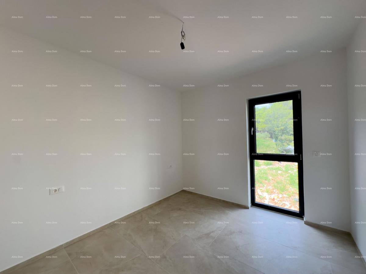 Prodajemo stan z veliko strešno teraso!