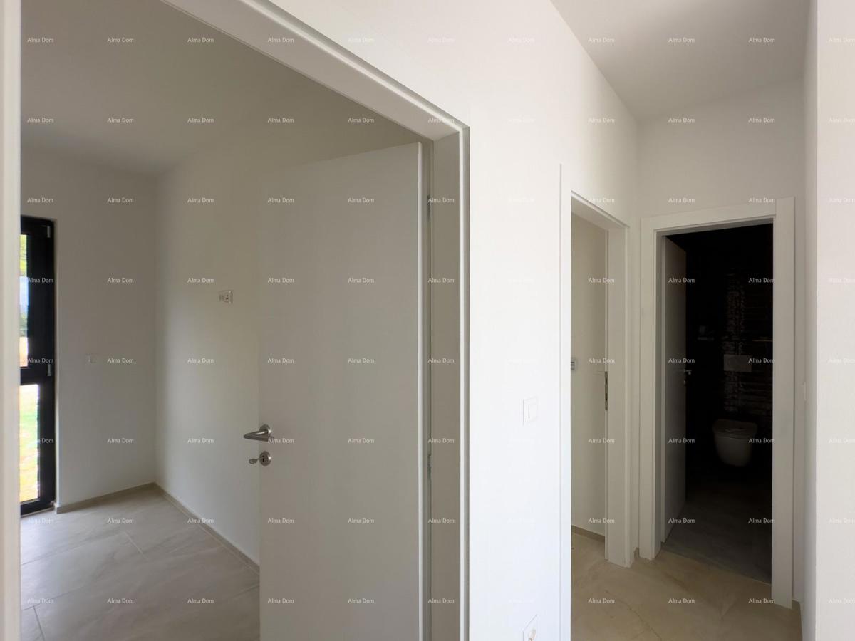 Prodajemo stan z veliko strešno teraso!