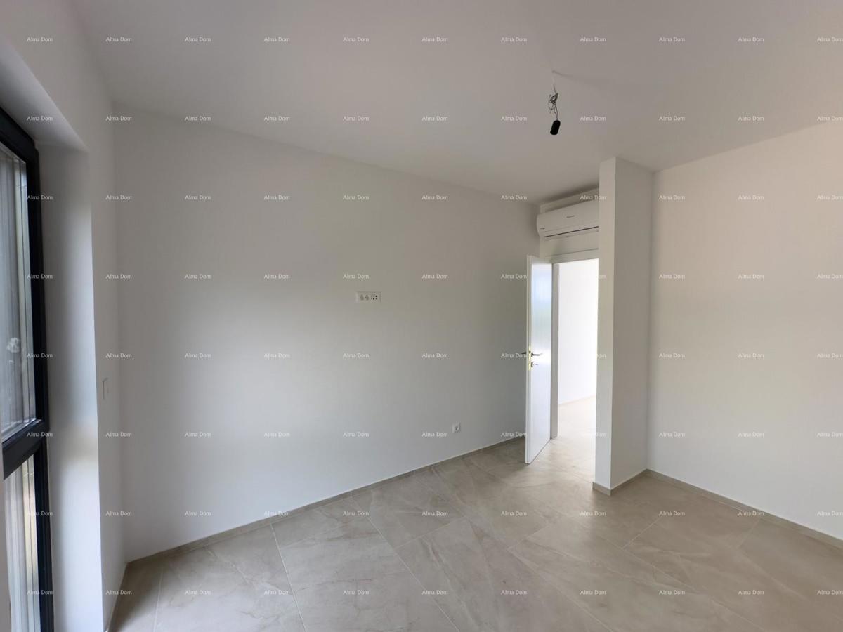 Prodajemo stan z veliko strešno teraso!