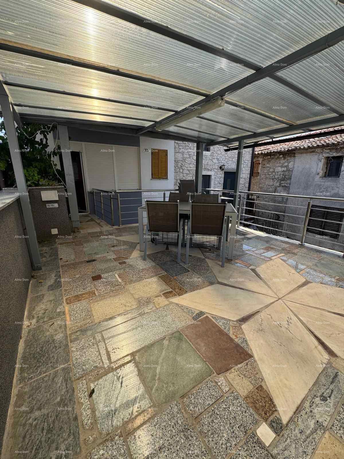 Prodamo hišo v Medulinu!