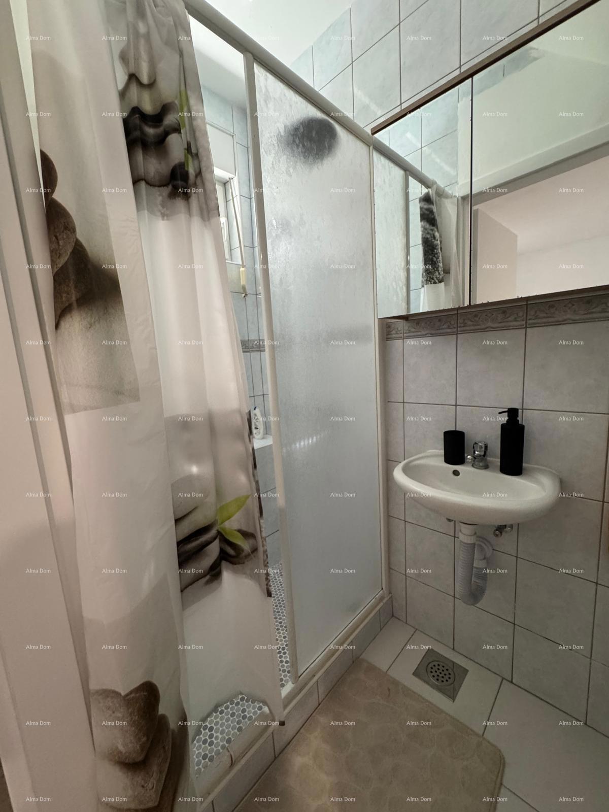 Prodamo hišo v Medulinu!