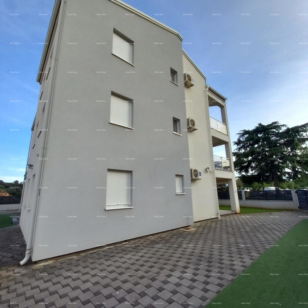 Prodaja opremljenega stanovanja s parkirnim mestom na odlični lokaciji, Fažana!