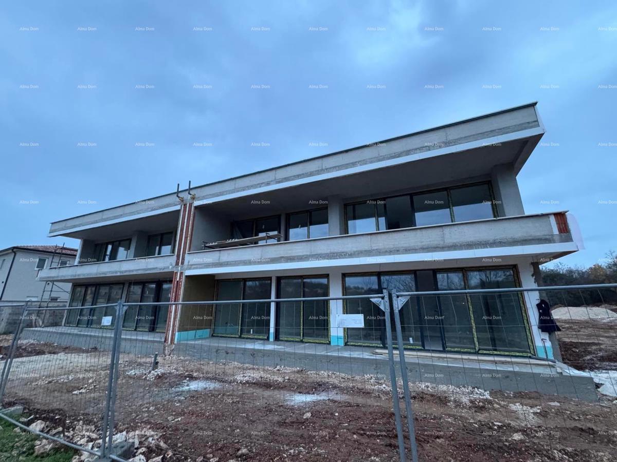 Prodaja - stan v novogradnji z vrtom in parkirnim mestom, Rovi