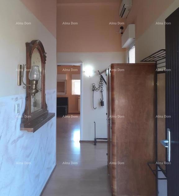 Lungomare – Pulj, stanovanje s prostorno teraso in vrtom