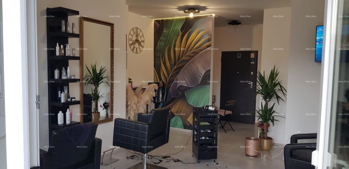 Prodaja poslovnega prostora z nadkritim parkirnim mestom, Pula!