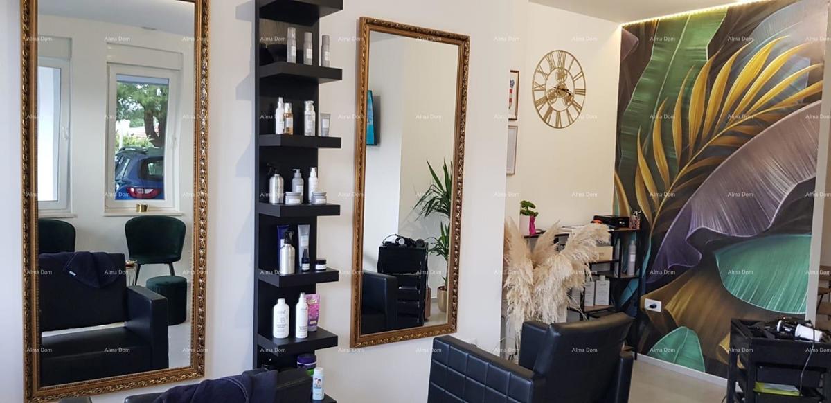 Prodaja poslovnega prostora z nadkritim parkirnim mestom, Pula!