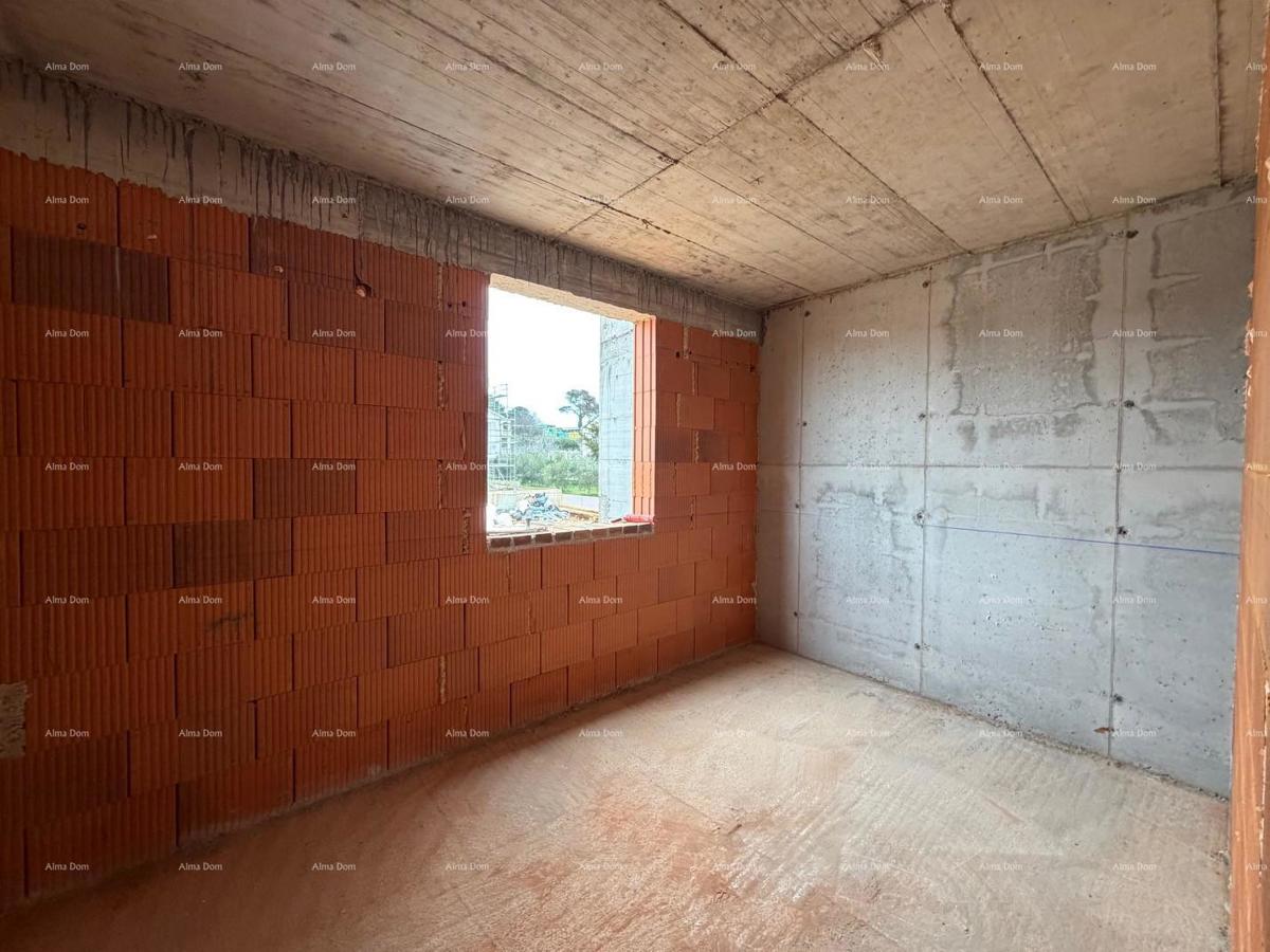 The translation of the title "Novogradnja, odlična lokacija" to Slovenian is: "Novogradnja, odlična lokacija." (Note: The title is already in Slovenian.)