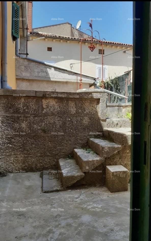 Prodaja lijepo uređenih, renoviranih istarskih kuća s šternom, Marčana!