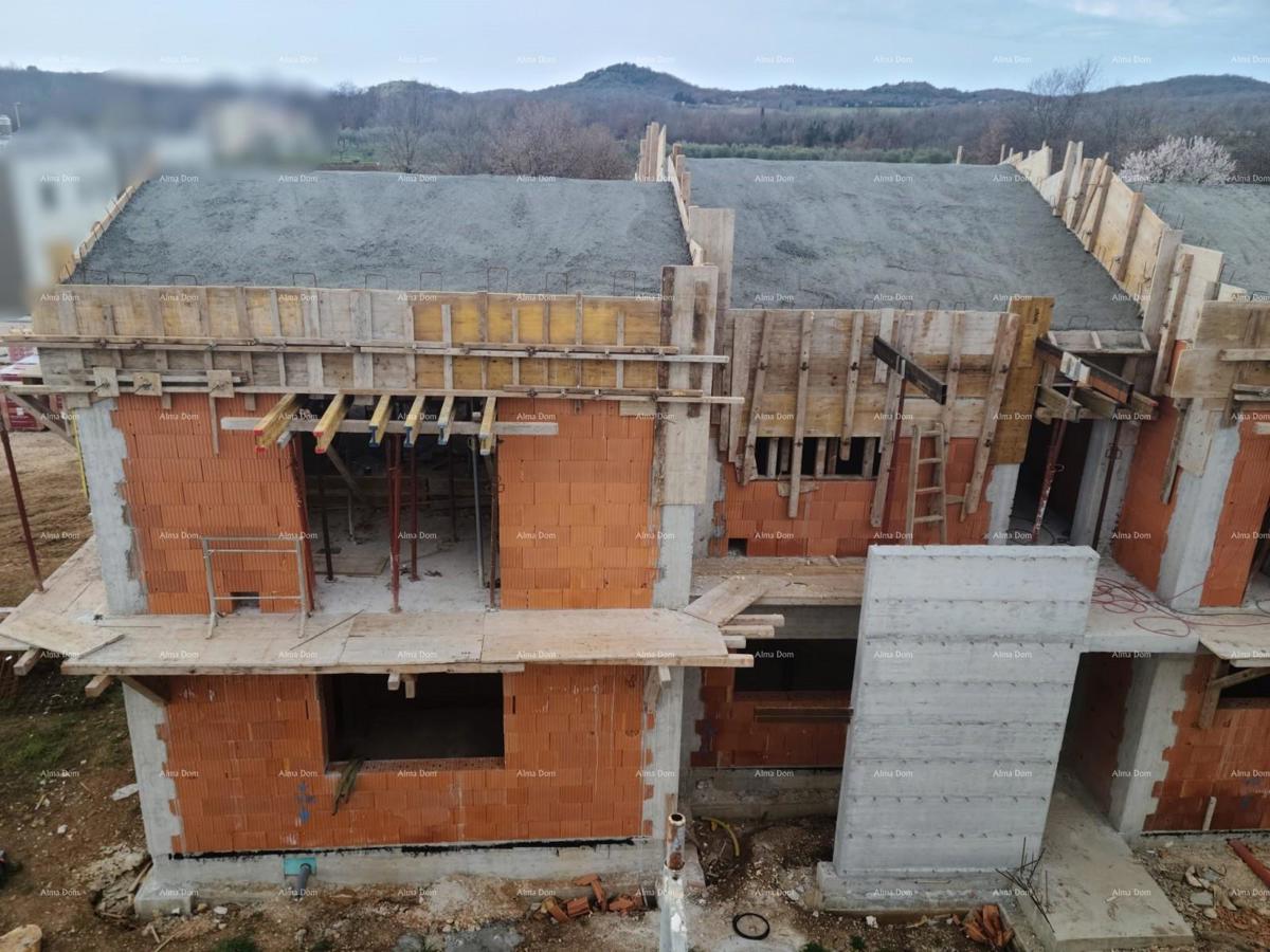 Poreč – stan s teraso in dvoriščem