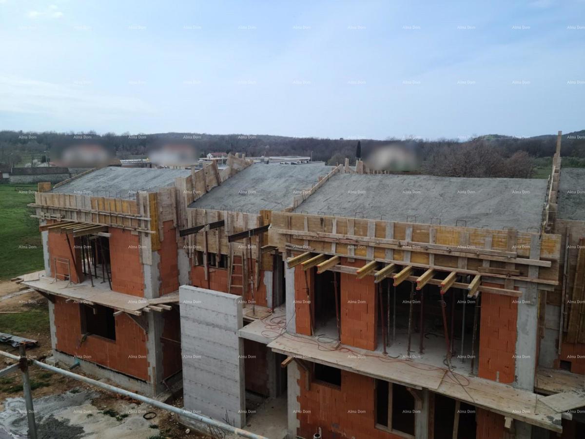 Poreč – stan s teraso in dvoriščem