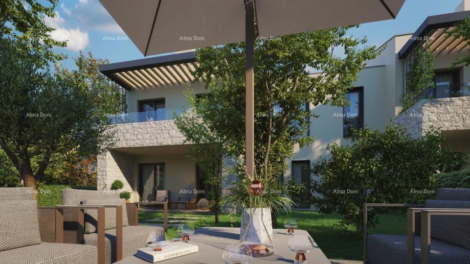 Poreč – stan s teraso in dvoriščem