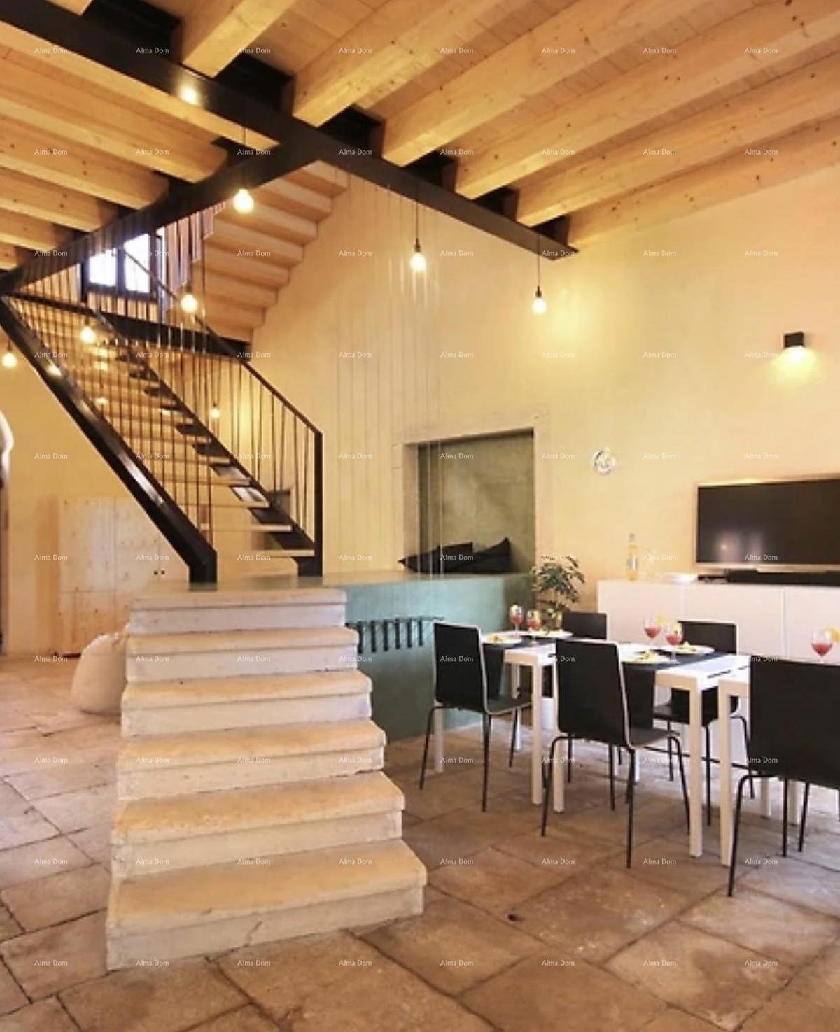 Renovirano! Prodaja stare vile iz 17. stoletja v Vodnjanu.