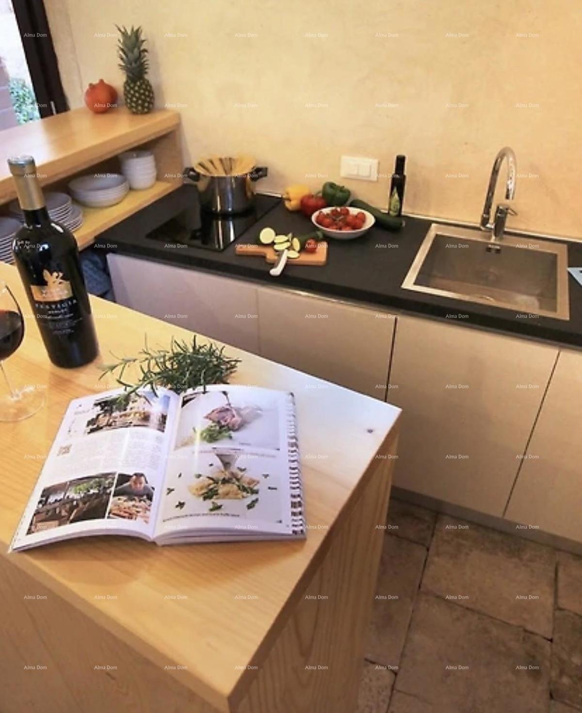 Renovirano! Prodaja stare vile iz 17. stoletja v Vodnjanu.