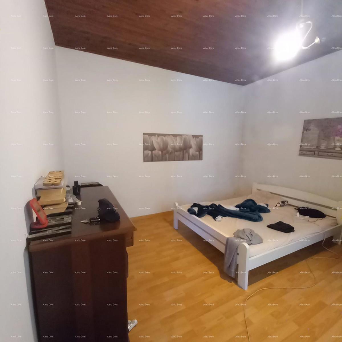 Pula! Prizemnica z velikim vrtom in teraso.