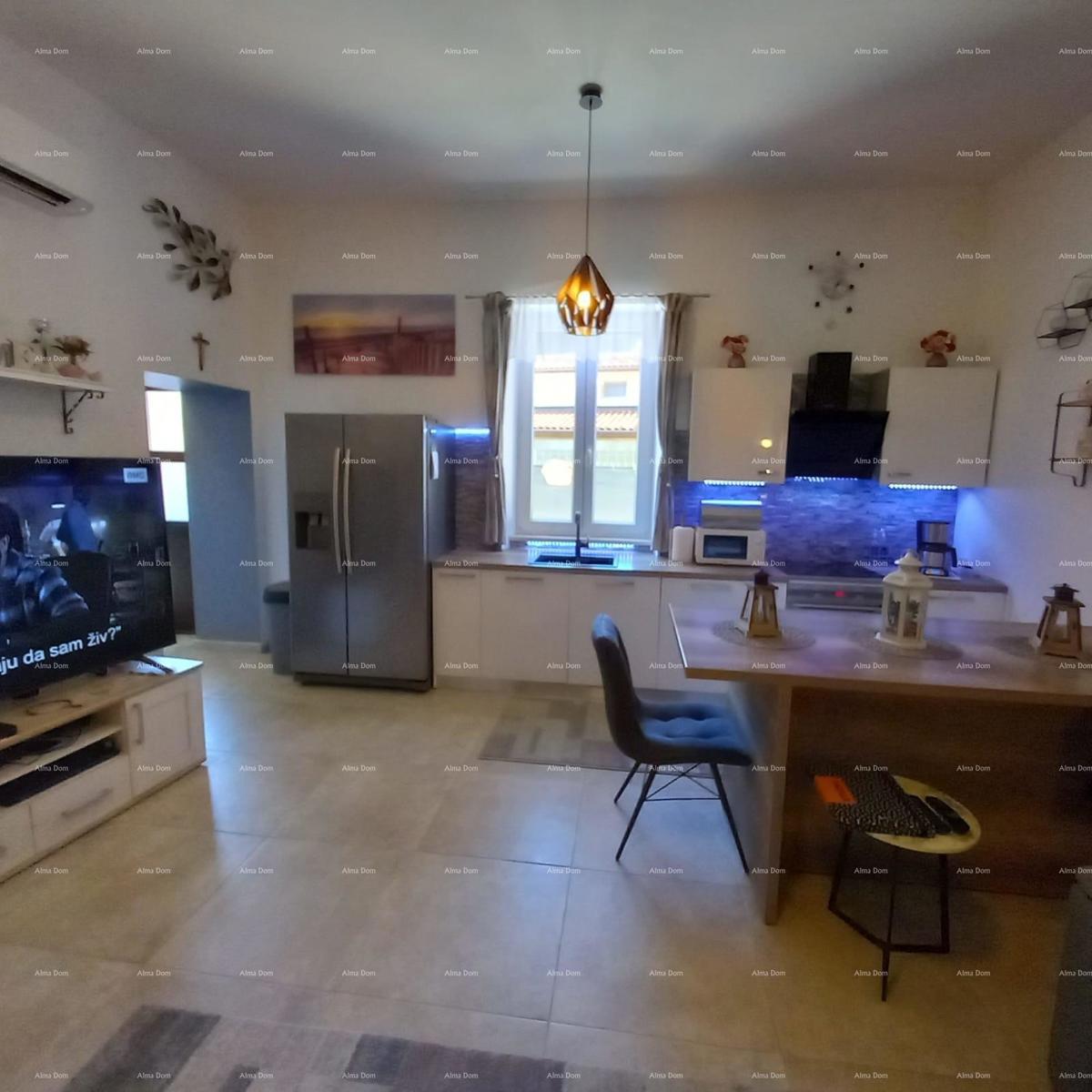 Na prodaju stan z dvoriščem, 250 m od morja