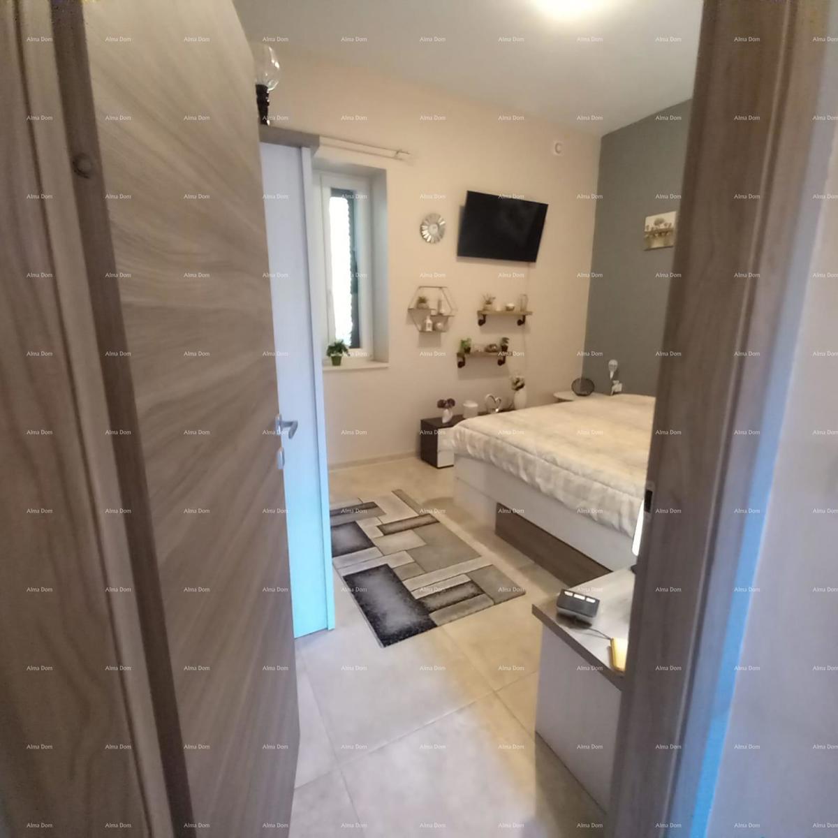 Na prodaju stan z dvoriščem, 250 m od morja