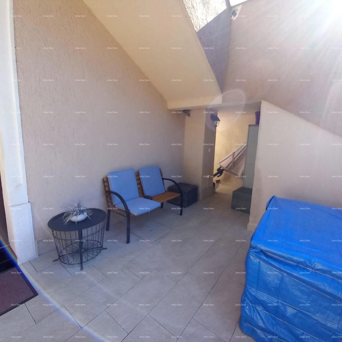 Na prodaju stan z dvoriščem, 250 m od morja