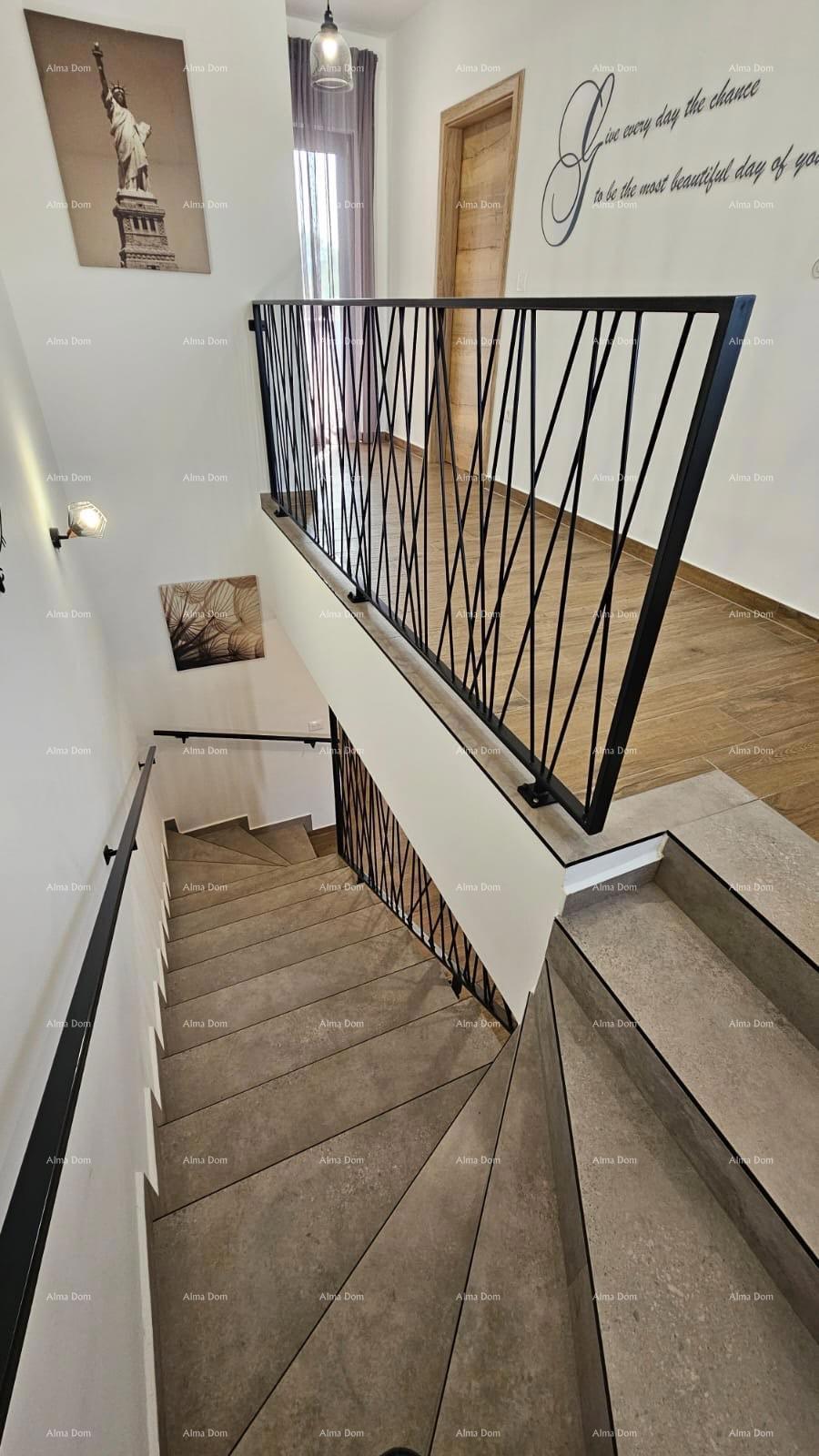 Prekrasna hiša s bazenom in vrtom blizu Labina