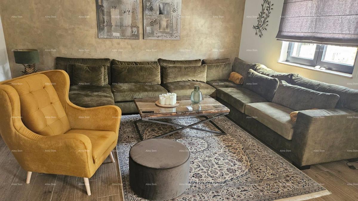 Prekrasna hiša s bazenom in vrtom blizu Labina