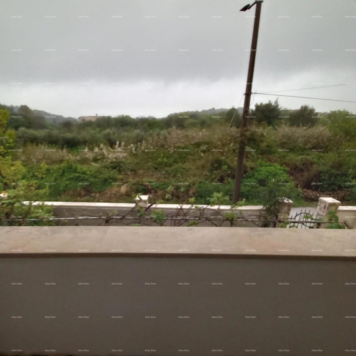 NA PRODAJU – Hiša z dvema ločenima stanoma, Premantura