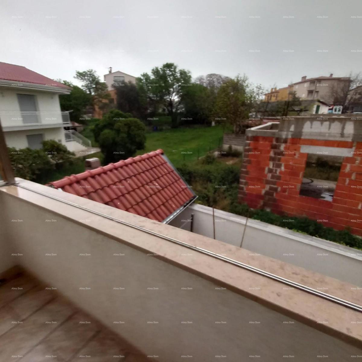 NA PRODAJU – Hiša z dvema ločenima stanoma, Premantura