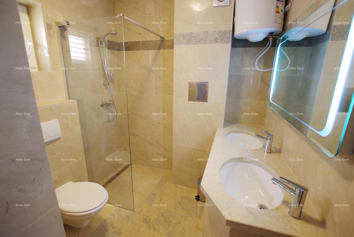 Raša, Šarmantna apartmajska hiša s bazenom in panoramskim pogledom na morje