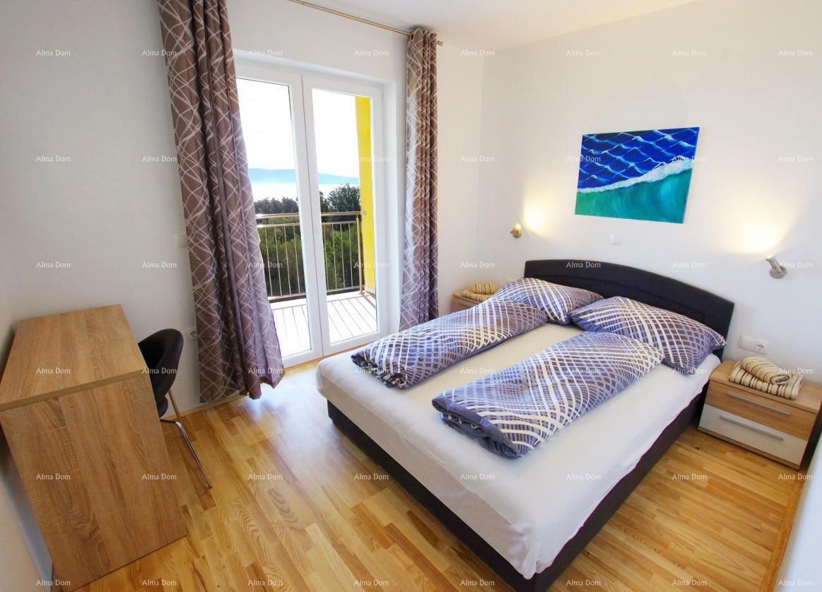 Raša, Šarmantna apartmajska hiša s bazenom in panoramskim pogledom na morje